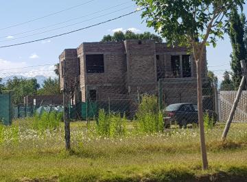 Casa de 8 ambientes, La Primavera · Casa Terminada en Obra Gruesa