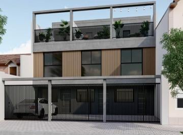 Casa · 130m² · 4 Ambientes · 1 Cochera · Triplex en Venta en Ramos Mejia