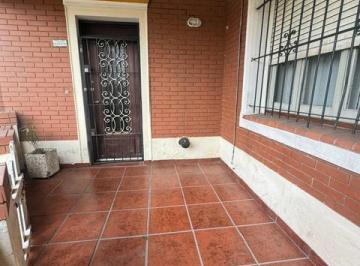 Casa de 3 ambientes, Morón · Muy Lindo Chalet en Castelar!