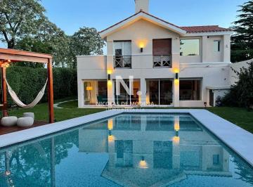 Foto1 · Casa de 5 Dorm. en Carrasco Sur