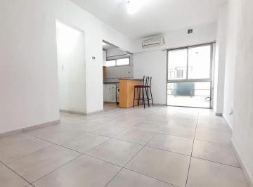 Departamento · 46m² · 3 Ambientes · Excelente Depto. Amplio - Muchísima Luz y Aire - Aire Acond. - Lav