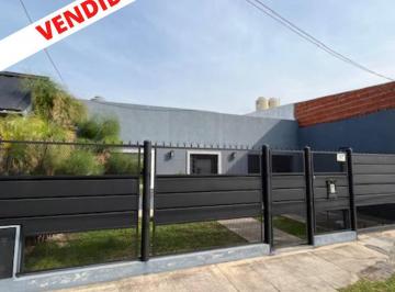 Casa · 163m² · 5 Ambientes · 3 Cocheras · Casa con Piscina y Hermoso Parque