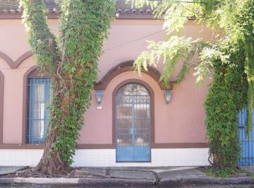 Casa · 211m² · 5 Ambientes · 1 Cochera · Casa en Venta 4 Dorm. en Olivos, Pileta Climatizada, Jardin, Quincho, Seguridad 24hs