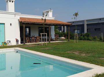 Casa · 140m² · 4 Ambientes · 2 Cocheras · Venta Casa 4 Ambientes Suite Pileta Jardín San Sebastián Escobar