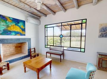 Casa · 140m² · 4 Ambientes · 2 Cocheras · Casa Lista Para Disfrutar y Crecer en San Sebastián | Jardín, Pileta, Cochera y Proyecto de 2º Piso