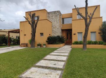 Casa · 275m² · 6 Ambientes · 3 Cocheras · La Reserva Sofitel Excelente Casa 3/4 Dorm. Totalmente Instalada Para Irse a Vivir Ya!