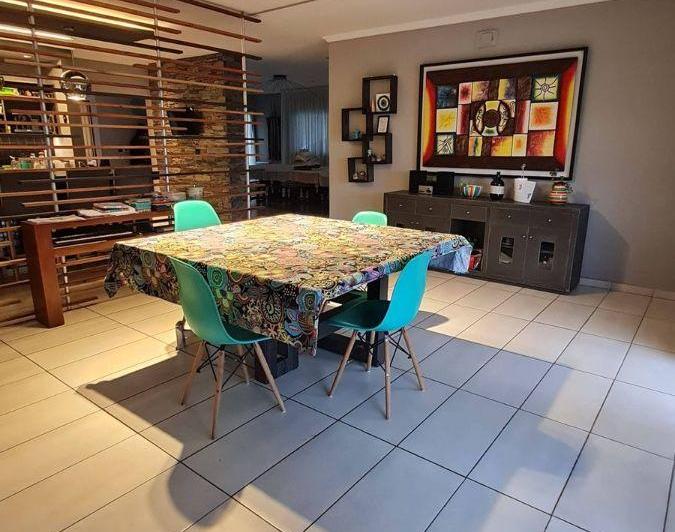 Casa · 500m² · 10 Ambientes · 4 Cocheras