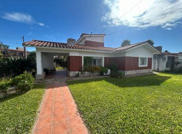 Casa · 213m² · 3 Dormitorios · 1 Cochera · Casa en Venta en Marqués de Sobremonte - 3 Dorm.
