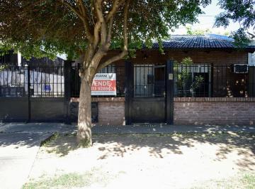 Casa · 86m² · 3 Ambientes · 1 Cochera · Apta Credito Casa 2 Dorm. Patio Belgrano