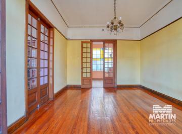 Oficina comercial · 160m² · 5 Ambientes · Casa en San Isidro, 5 Amb. con Patio y Terraza. Apto Uso Comercial.