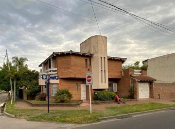 Casa · 146m² · 4 Ambientes · 1 Cochera · Casa en Venta, Alvear Al 1600 Ituzaingó Norte