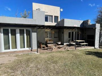 Hotel · 450m² · 14 Ambientes · 9 Cocheras · Cabañas en La Cumbre