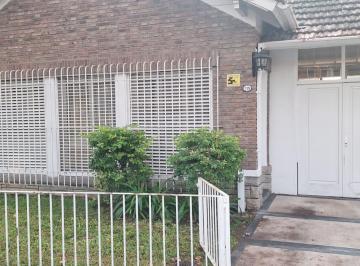 Casa de 4 ambientes, San Isidro · Casa en Una Planta en Barrio Parque Las Carreras San Isidro