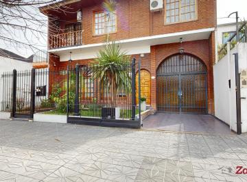 Casa · 229m² · 5 Ambientes · 3 Cocheras · Casa - Monte Grande