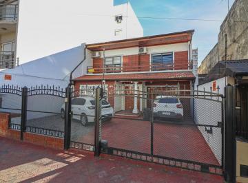 Casa · 280m² · 4 Ambientes · 1 Cochera · Casa en Venta - Caseros - 3 de Febrero