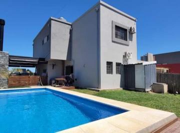 Casa · 161m² · 5 Ambientes · 2 Cocheras · Casa en Venta Ingeniero Maschwitz