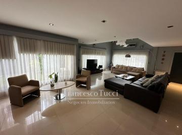 Casa · 208m² · 4 Ambientes · 1 Cochera · Casa en Venta 5 Ambientes Country San Patricio
