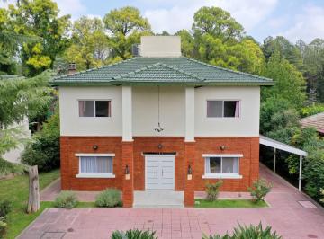 Casa · 323m² · 8 Ambientes · 3 Cocheras · Casa en Venta - Campo Chico 5 Suites
