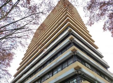 Edificio · 6240m² · 52 Cocheras · Edificio Comercial en San Telmo Frente a Puerto Madero
