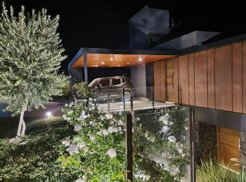 Casa · 590m² · 2 Ambientes · 2 Cocheras · Casa en Venta - Country La Cuesta - Vista Insuperable - 3 Dorm.