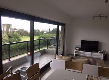 Departamento · 87m² · 3 Ambientes · 1 Cochera · Departamento Frente Al Mar y Al Golf de Playa Grande, en Sólido Edificio de Categoría.