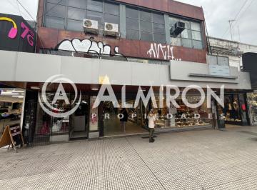 Local comercial · 48m² · 2 Ambientes · Local en Excelente Galeria en Muy Buena Ubicacion