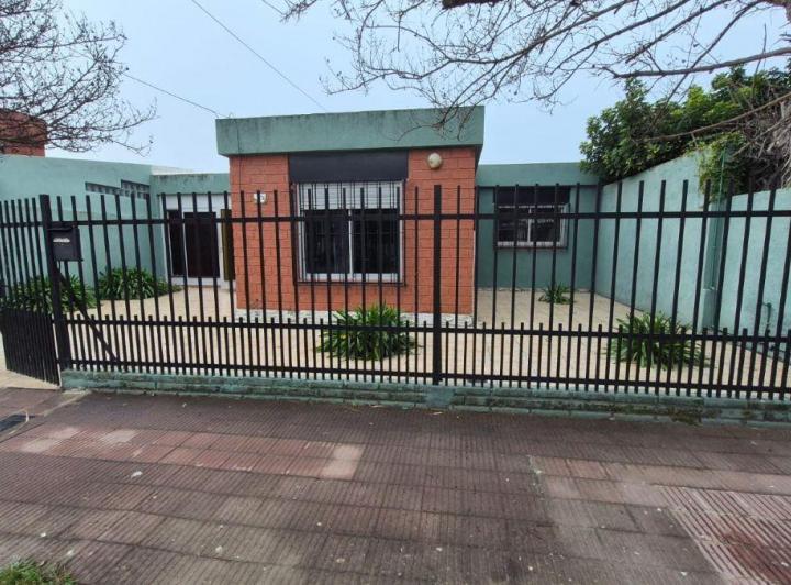Casa · 120m² · 6 Ambientes · 2 Cocheras