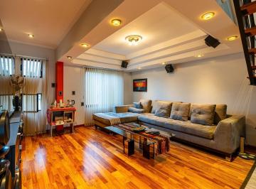 Casa · 188m² · 5 Ambientes · 3 Cocheras · Casa de 2/3 Dorm. con Cochera, Pileta y Quincho Cubierto