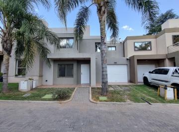 Casa de 3 ambientes, Córdoba · Apto Credito Vendo Casa 3 Dorm con Pileta Solares de Santa Maria 3