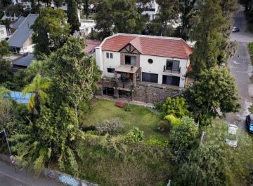 Casa · 209m² · 6 Ambientes · 2 Cocheras · Imponente Casa en Venta con Vista Franca Al Río de 3 Dorm. en Barrio La Florida