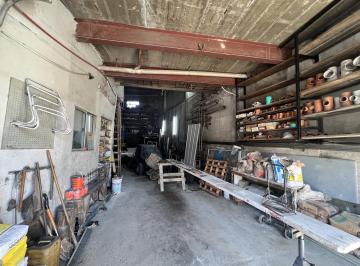 Bodega-Galpón · 175m² · Venta Galpón con Local en Paternal
