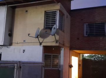 Departamento de 4 ambientes, Florencio Varela · Duplex 4 Ambientes con Patio/cochera, Florencio Varela
