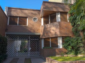 Casa · 226m² · 4 Ambientes · 1 Cochera · Casa 4 Ambientes con Dependencia, Jardin y Quincho en Villa Devoto