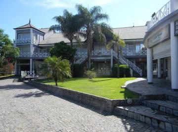Oficina comercial · 74m² · 3 Ambientes · 1 Cochera · Oficina - Las Lomas - Golf