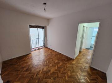 Departamento de 2 ambientes, Recoleta · French y Bustamante Dos Amb Al Lateral Cocina Completa, Lavadero y Baño Completo