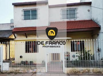 Fachada · Casa en Venta - Jose C Paz con Departamento