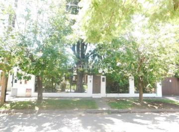 Casa · 435m² · 5 Ambientes · Casa en Venta en Hurlingham, G. B. a. Zona Oeste