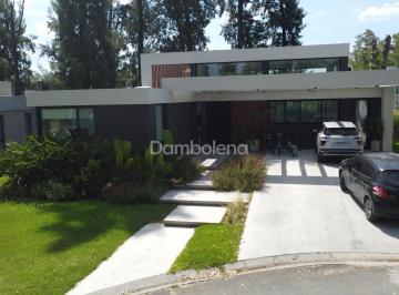 Casa · 200m² · 5 Ambientes · 2 Cocheras · Casa en Venta en Weston, Moreno