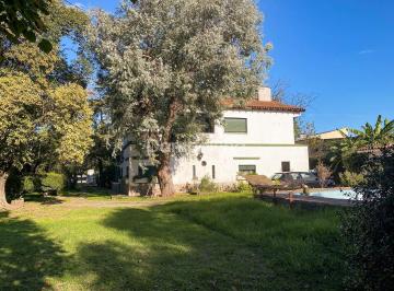 Quinta vacacional · 205m² · 6 Ambientes · 1 Cochera · Casa Quinta en Venta en Moreno