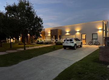 Casa · 200m² · 5 Ambientes · 2 Cocheras · Casa en Venta en La Concepcion, Luján