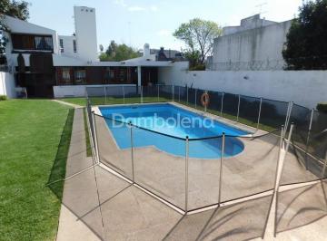 Casa · 300m² · 5 Ambientes · 3 Cocheras · Casa Chalet en Venta, Merlo