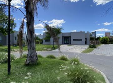 Casa · 160m² · 4 Ambientes · 2 Cocheras · Casa en Una Planta a Estrenar en Cul de Sac, Canton Islas