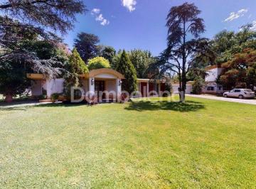 Quinta vacacional · 600m² · 8 Ambientes · 4 Cocheras · Casa Quinta en Venta o Permuta Ubicado en La Reja, Moreno