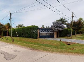 Casa · 200m² · 3 Ambientes · 2 Cocheras · Casa en Venta o Permuta Ubicado en Francisco Álvarez, Moreno, G. B. a. Zona Oeste