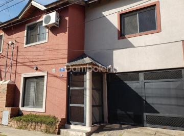 Casa · 70m² · 3 Ambientes · 1 Cochera · Casa en Venta o Permuta Ubicado en Paso del Rey, Moreno, G. B. a. Zona Oeste