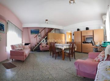 Casa · 148m² · 4 Ambientes · 4 Cocheras · Casa en Venta o Permuta Ubicado en Villa Adelina, San Isidro, G. B. a. Zona Norte
