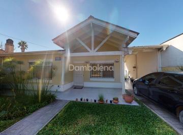 Casa · 130m² · 3 Ambientes · 1 Cochera · Casa Chalet en Venta o Permuta Ubicado en Francisco Álvarez, Moreno, G. B. a. Zona Oeste