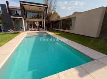 Casa · 380m² · 6 Ambientes · 1 Cochera · Casa en Venta, Terravista, General Rodríguez