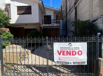 Casa · 246m² · 9 Ambientes · 1 Cochera · Casa en Villa Carlos Paz Zona Céntrica