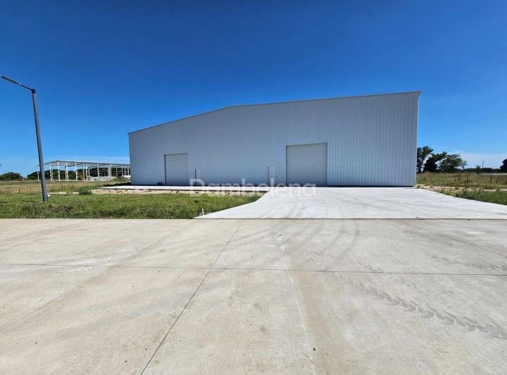 Depósito · 1300m²